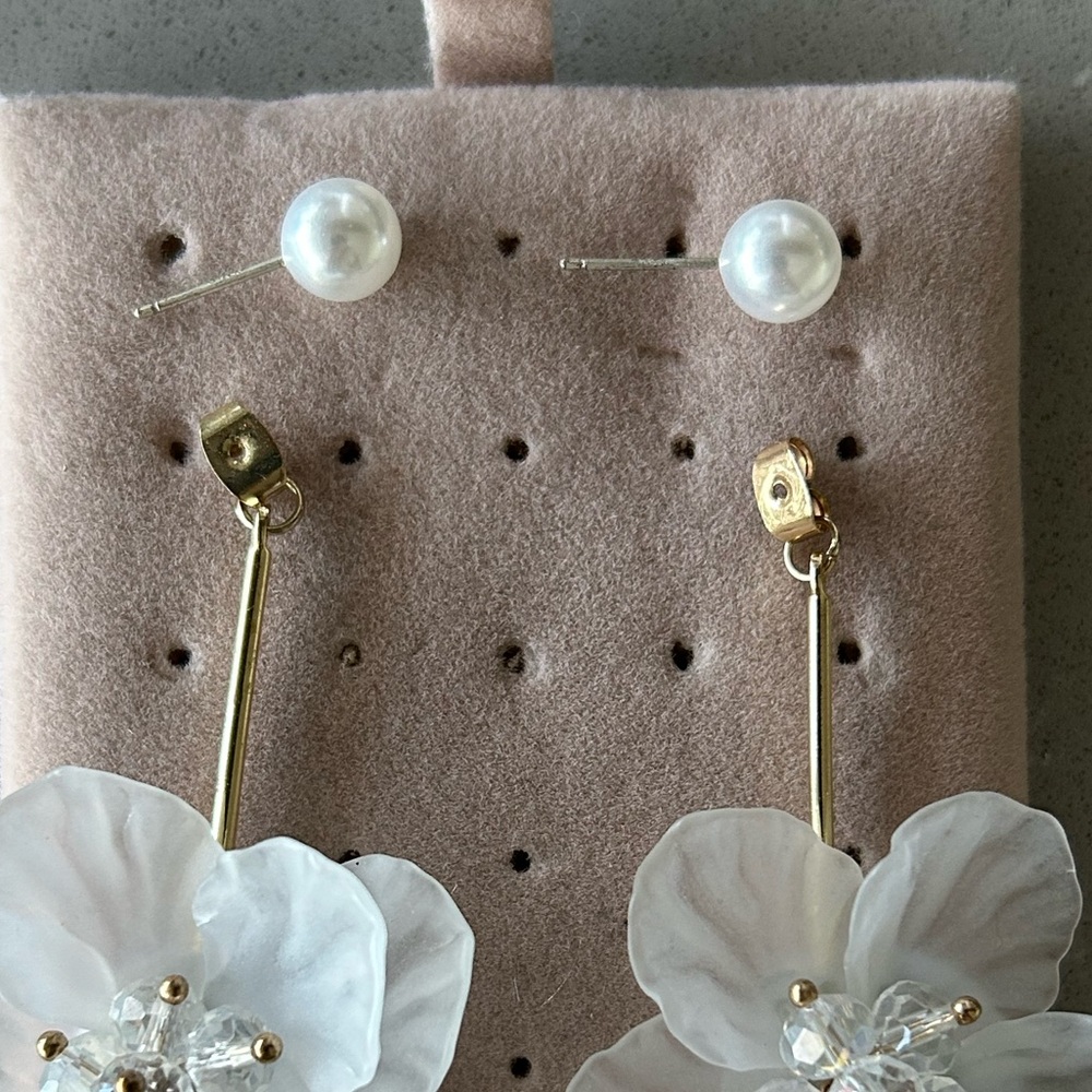 2 for 20 🌸white beaded pearl earrings - Picture 6 of 7
